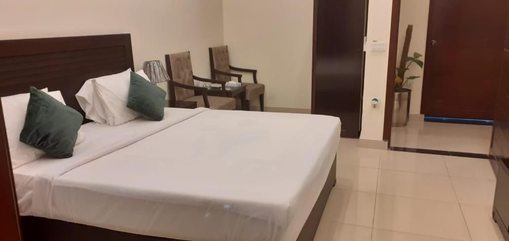 Hotel Noor Plaza Lahore Ngoại thất bức ảnh